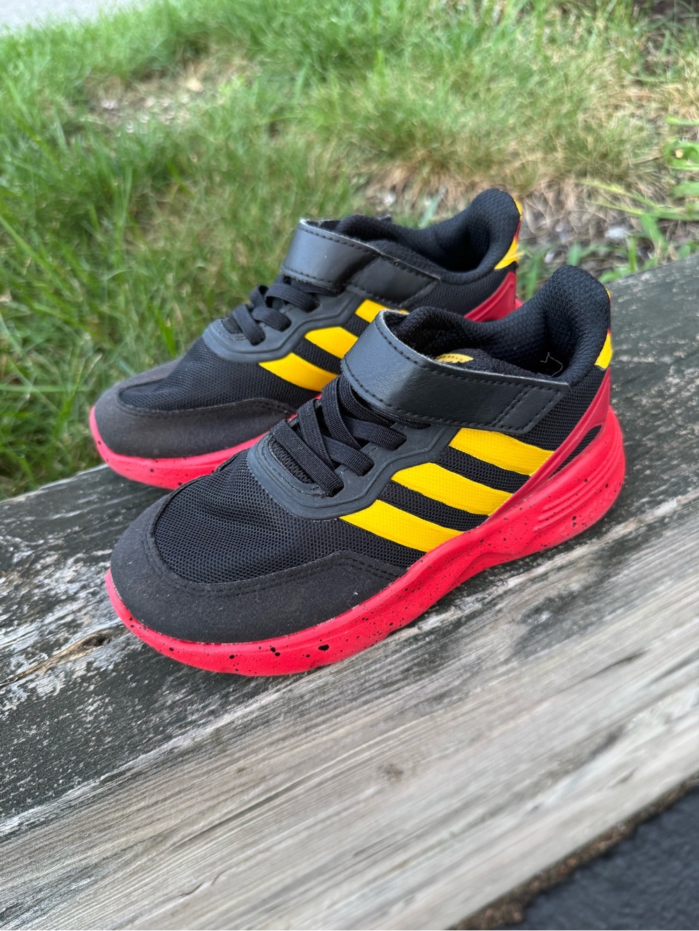 Little Boys Adidas Cloudfoam- Disney Mickey Mouse Adjustable Strap Sneakers
